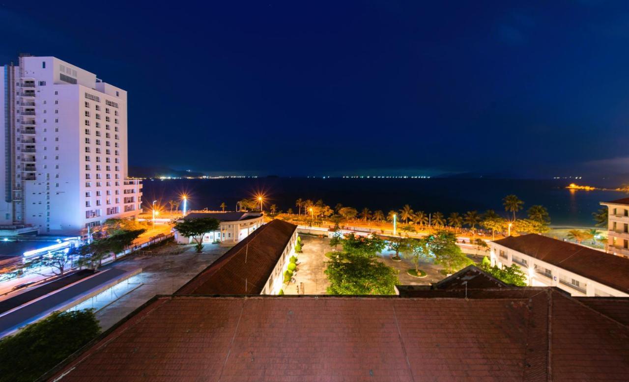 Arise Seaside Hotel Нячанг Экстерьер фото